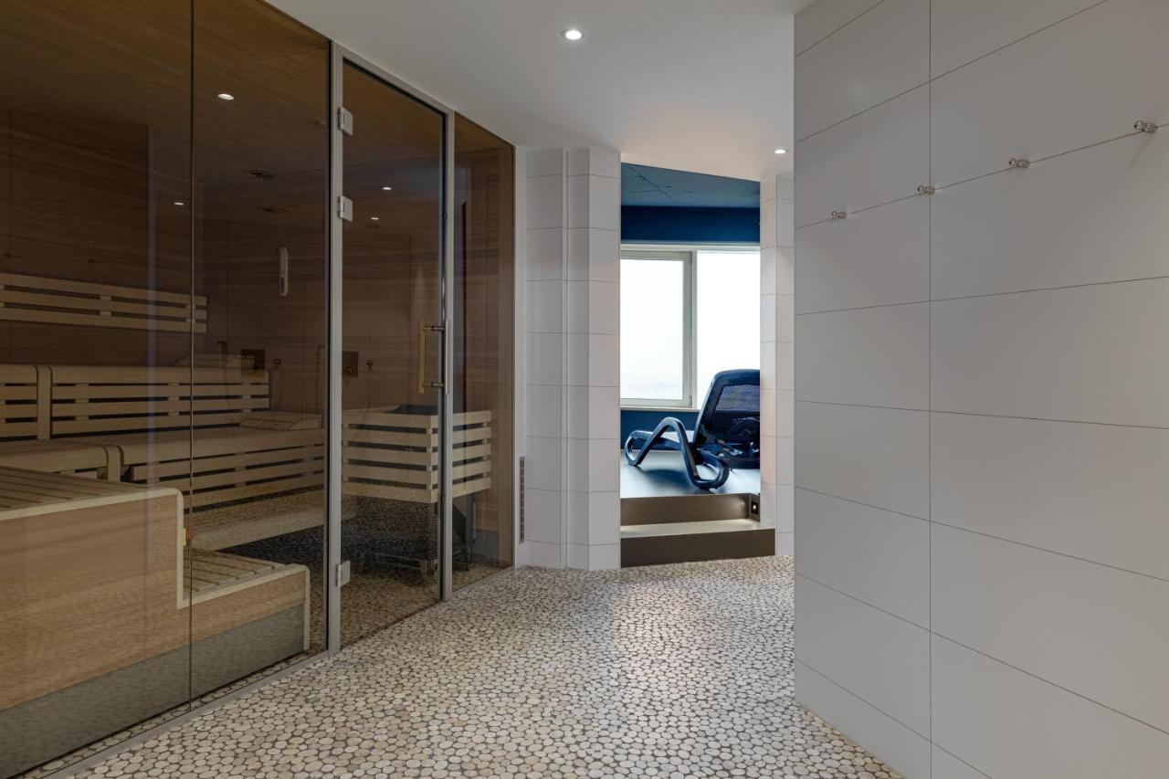 Globana Airport 4*