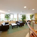 Globana Airport Hotel 