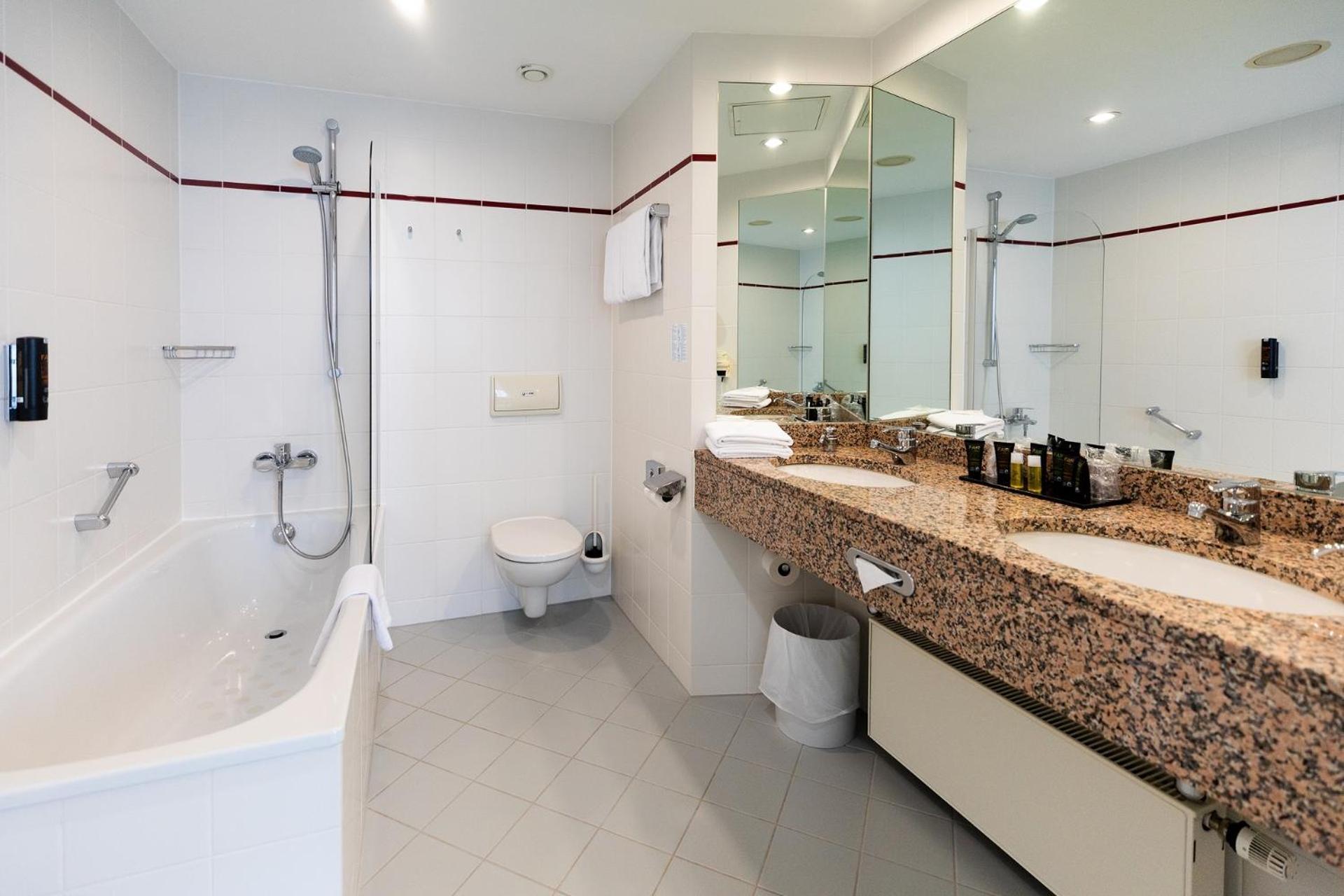 Globana Airport Hotel