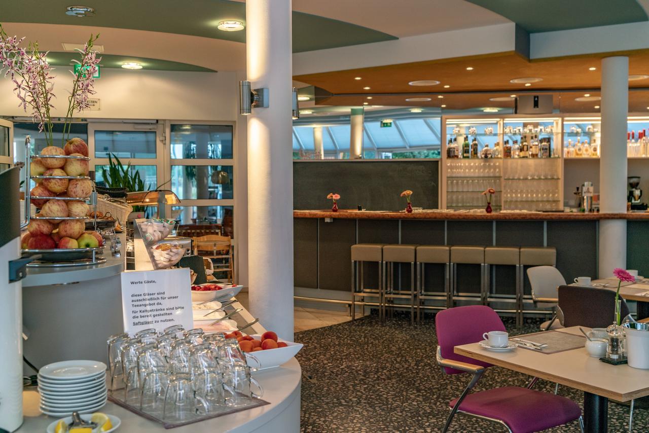 Globana Airport Hotel 4*