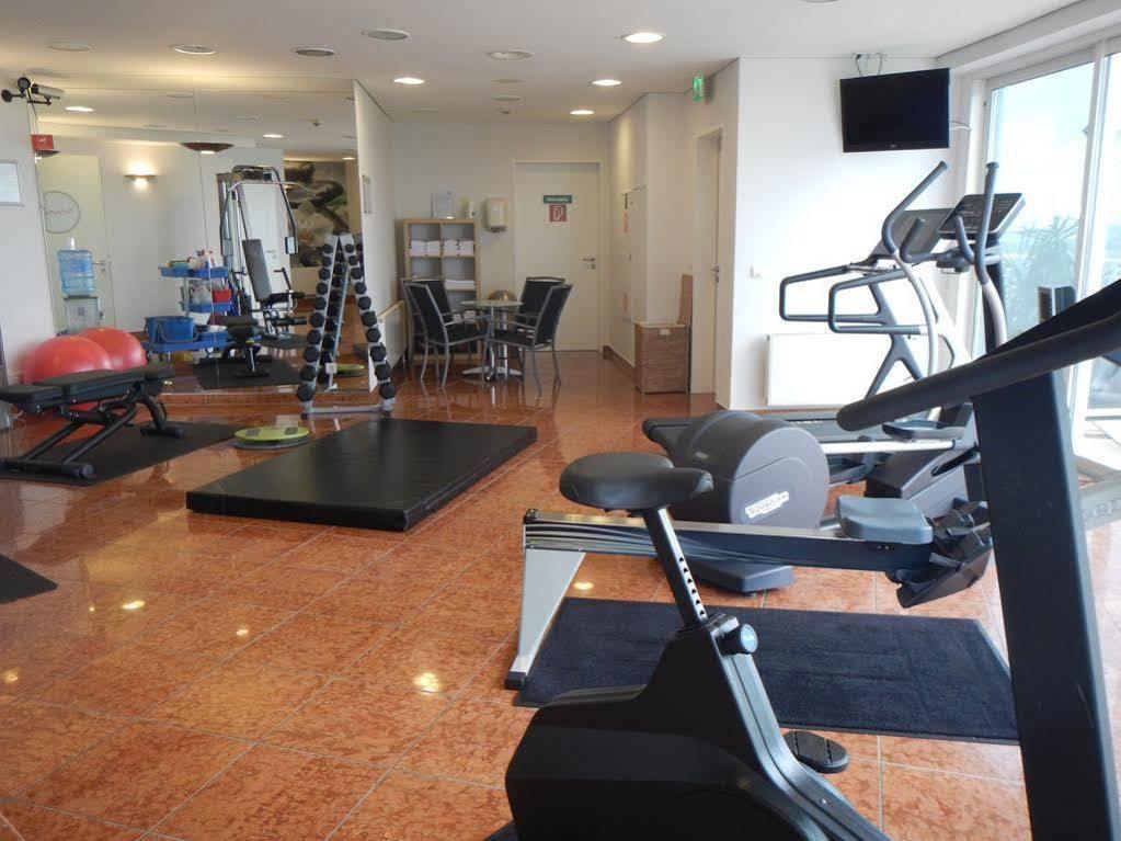 Globana Airport Hotel 4*